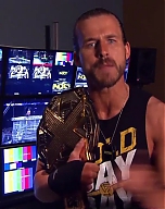 WWE_NXT_2019_12_11_USAN_720p_WEB_h264-HEEL_mp40838.jpg